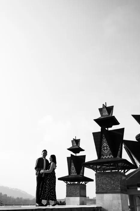 Moody & Ify Nuansa Arsitektur Karo